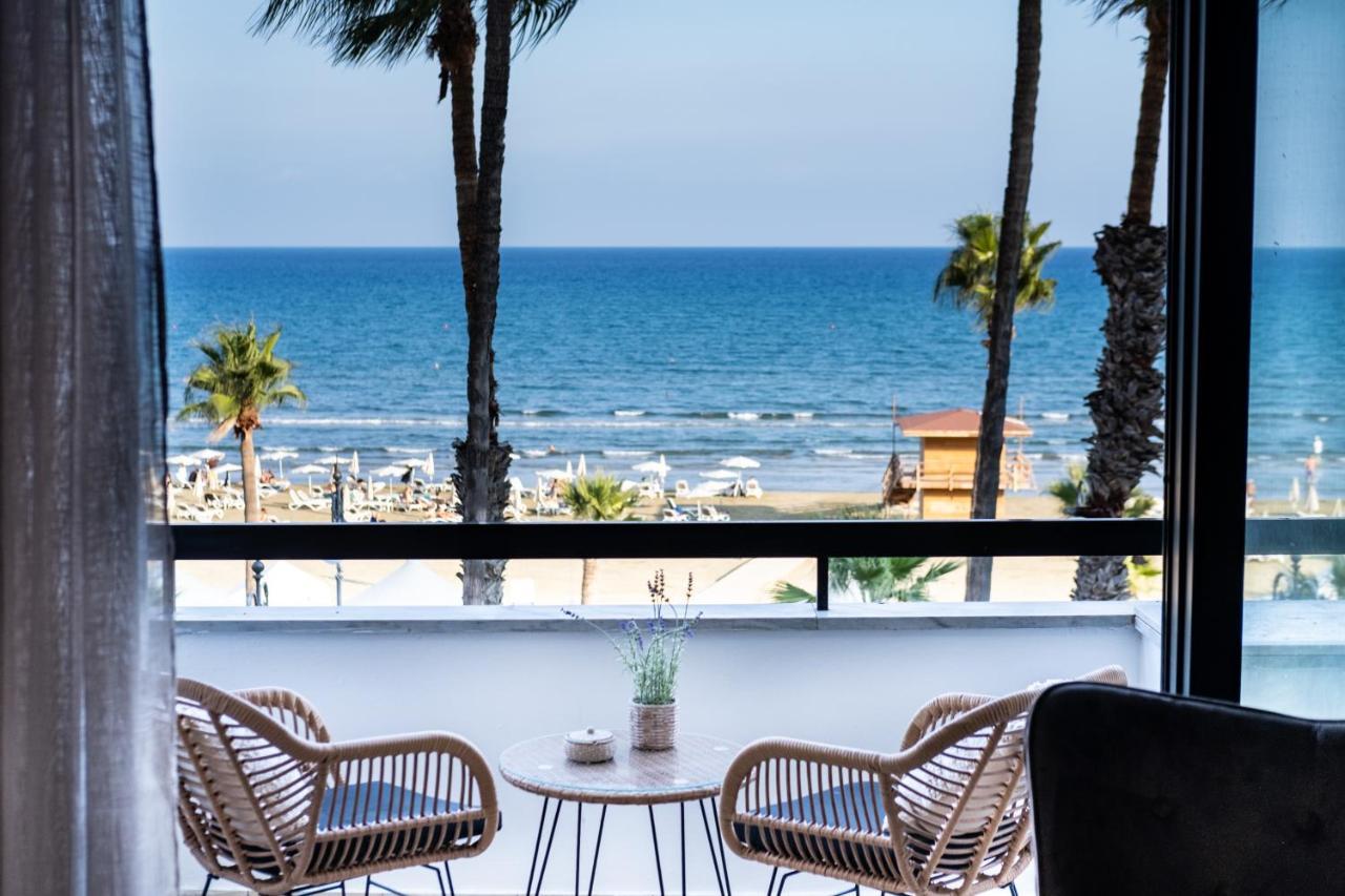 Quattro Beachfront Sea View Ap 206 * Ларнака